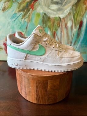 Nike Air Force 1 ‘07 White Green Glow Womens Size 10 Sneakers 315115-164